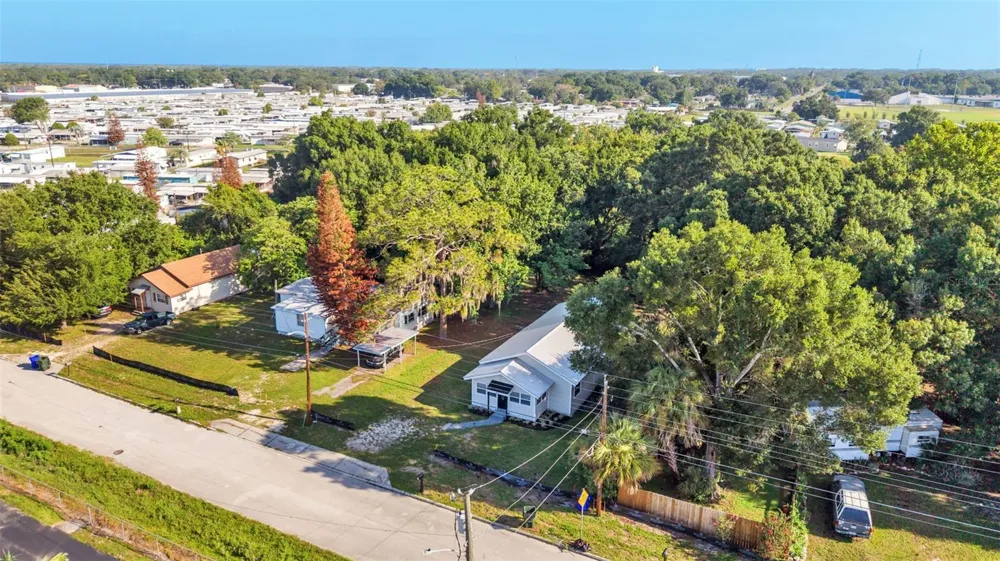 1821 W CHASE STREET Lakeland, FL 33815