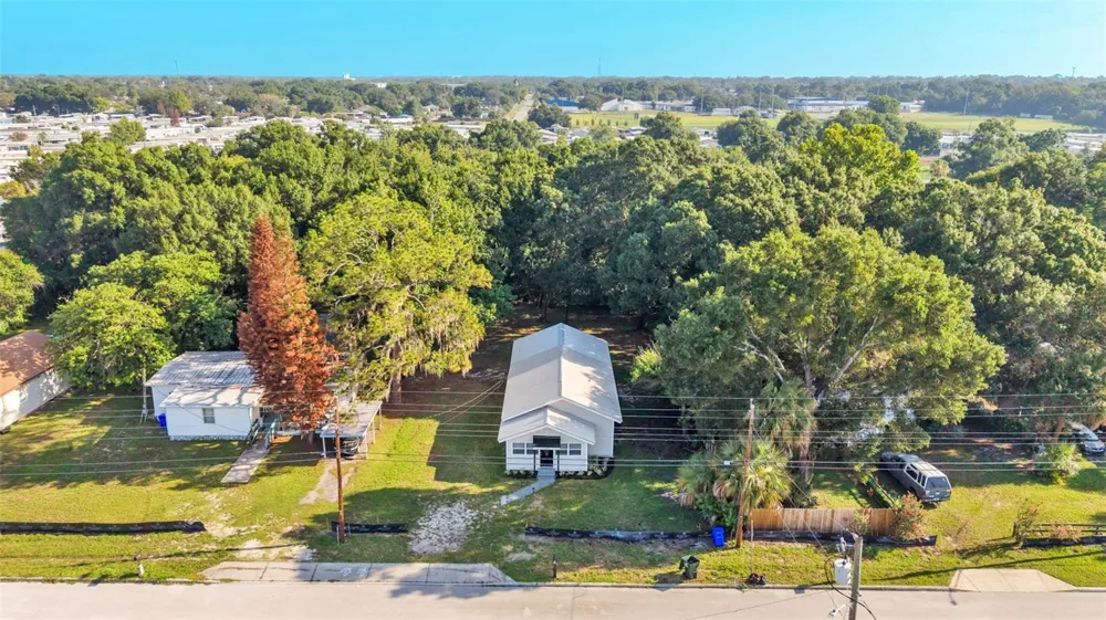 1821 W CHASE STREET Lakeland, FL 33815