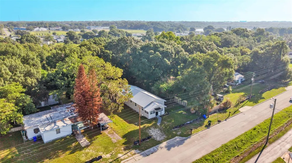 1821 W CHASE STREET Lakeland, FL 33815
