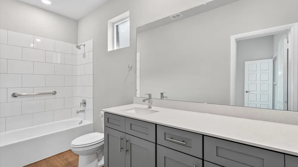 4924 SIMMENTAL DRIVE Arlington, TX 76001