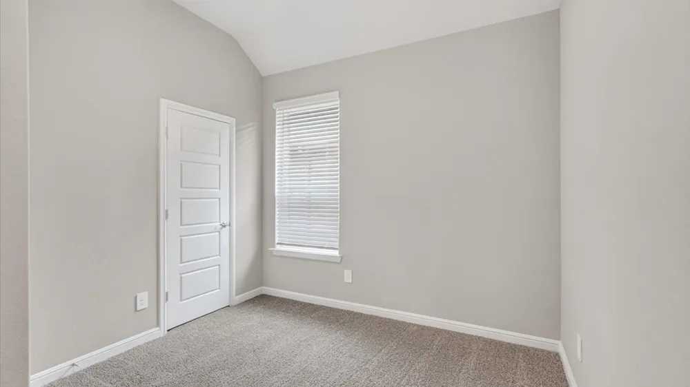 4924 SIMMENTAL DRIVE Arlington, TX 76001