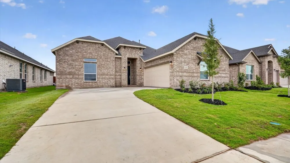 3325 SEASIDE STREET Grand Prairie, TX 76065