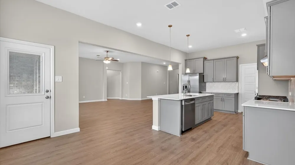 3325 SEASIDE STREET Grand Prairie, TX 76065