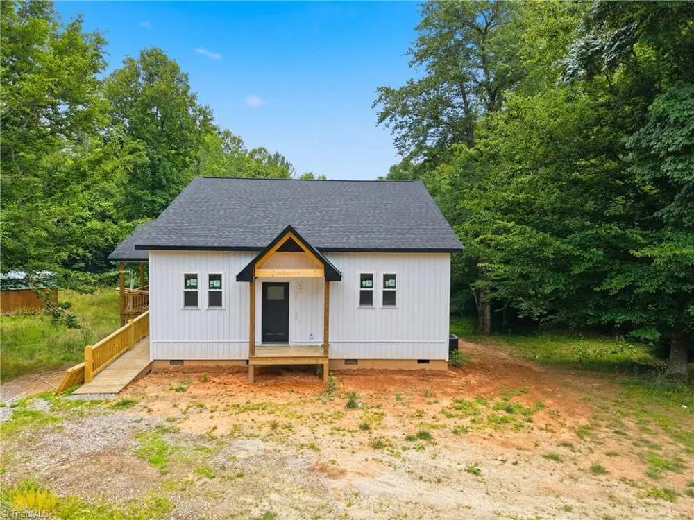 625 Gunters Hill Road Boomer, NC 28606