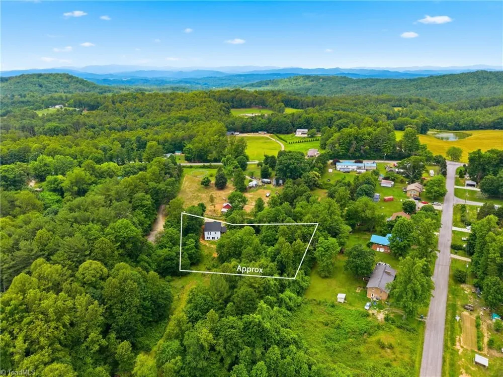 625 Gunters Hill Road Boomer, NC 28606
