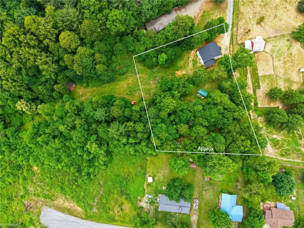 625 Gunters Hill Road Boomer, NC 28606
