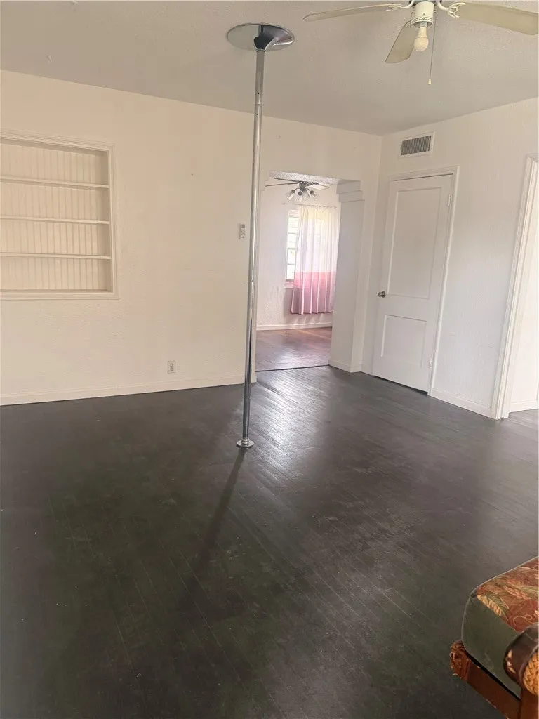2107 16th Corpus Christi, TX 78404