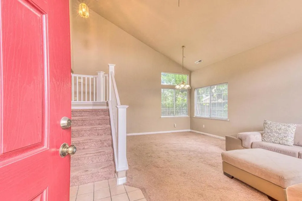 1185 Raven Court Salinas, CA 93905