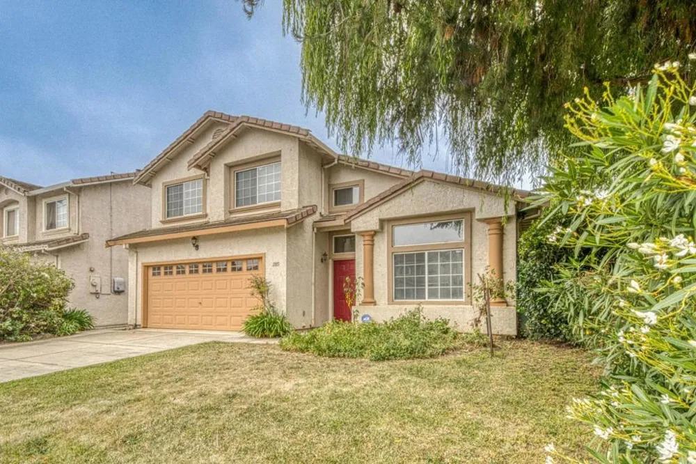 1185 Raven Court Salinas, CA 93905