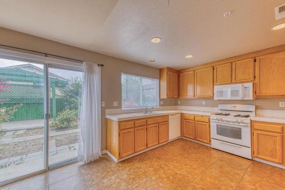 1185 Raven Court Salinas, CA 93905
