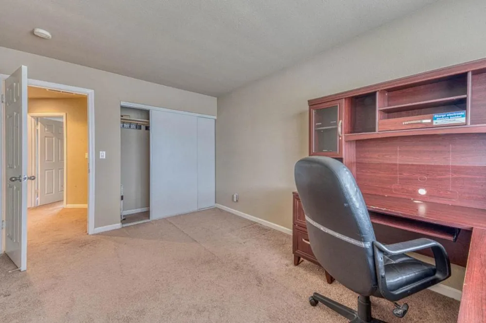 1185 Raven Court Salinas, CA 93905