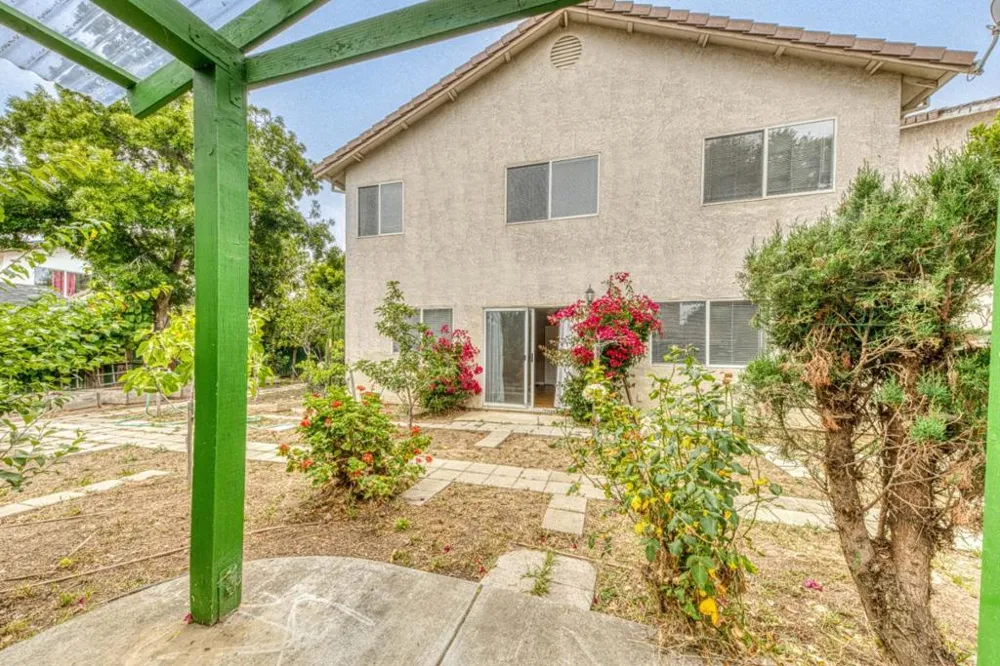 1185 Raven Court Salinas, CA 93905