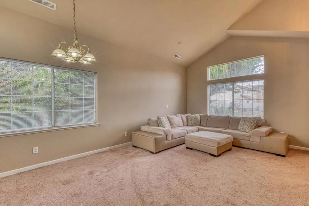 1185 Raven Court Salinas, CA 93905