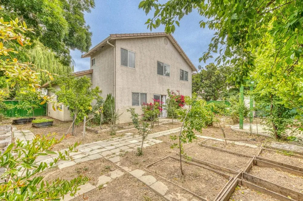 1185 Raven Court Salinas, CA 93905