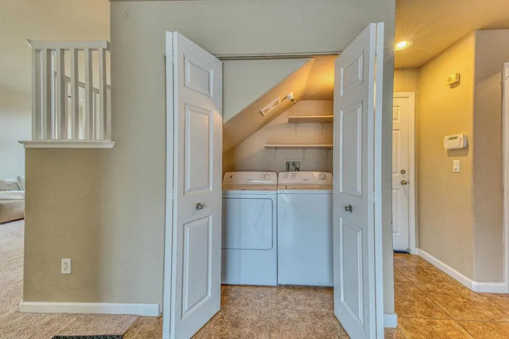 1185 Raven Court Salinas, CA 93905