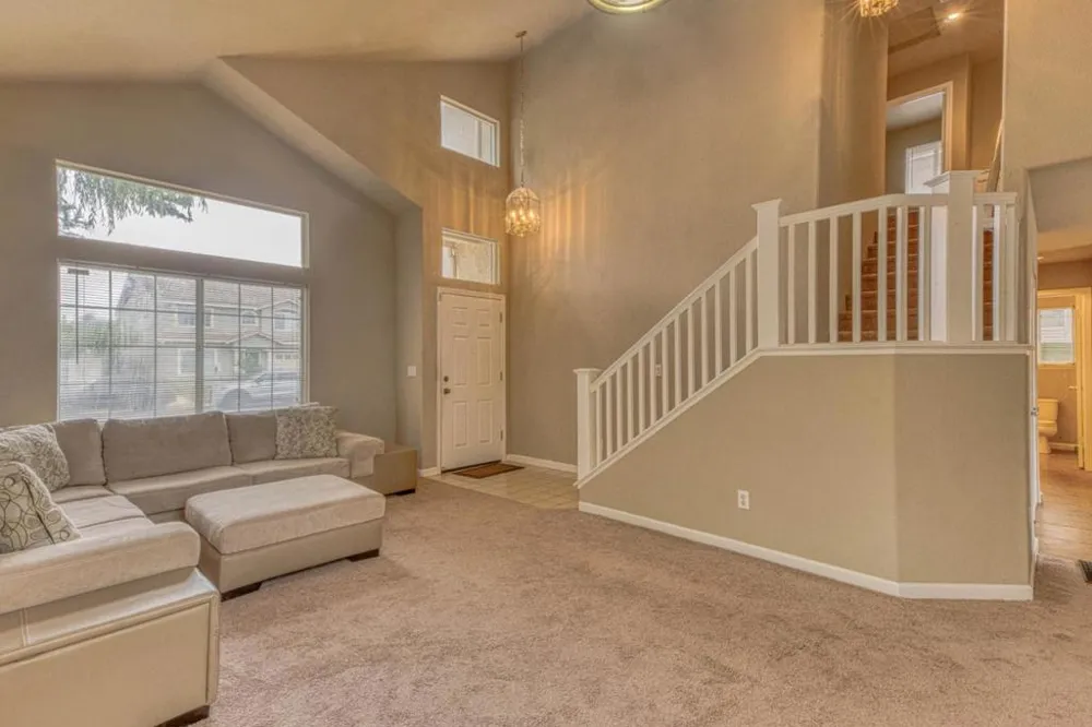 1185 Raven Court Salinas, CA 93905