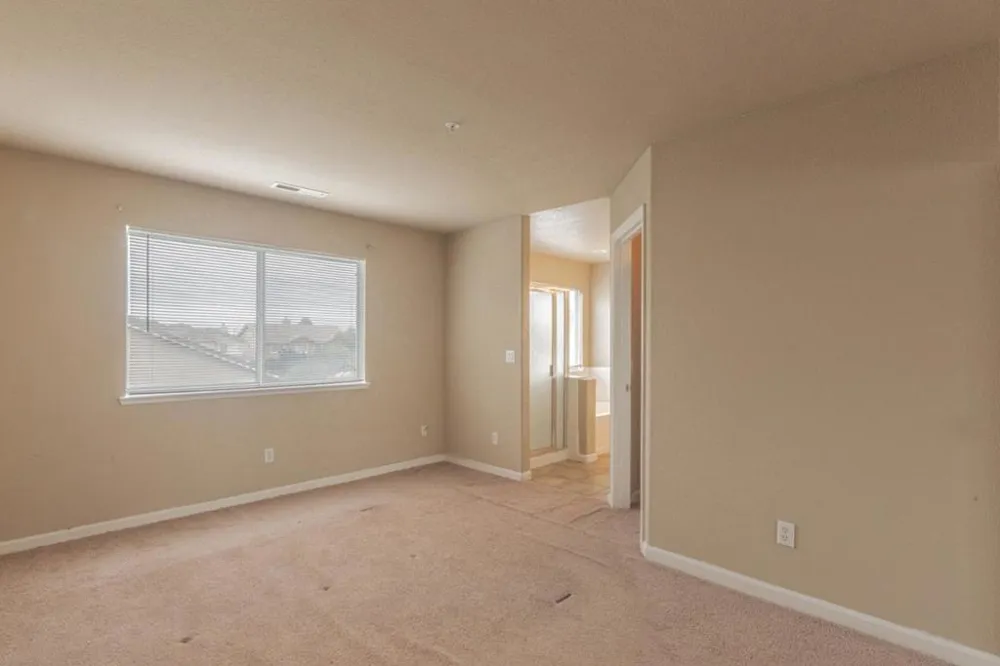 1185 Raven Court Salinas, CA 93905