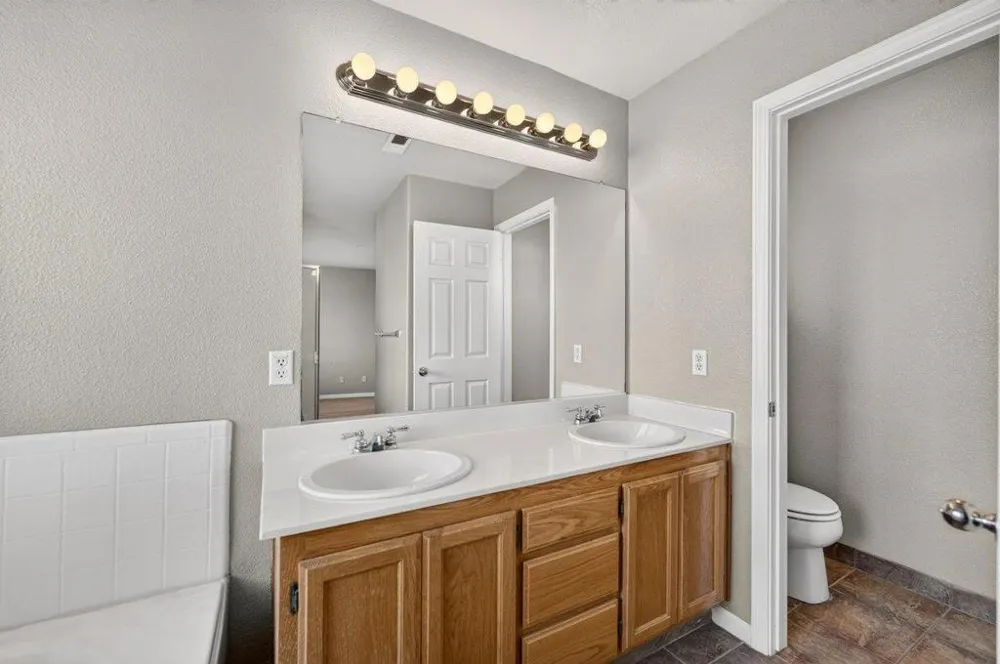 1185 Raven Court Salinas, CA 93905