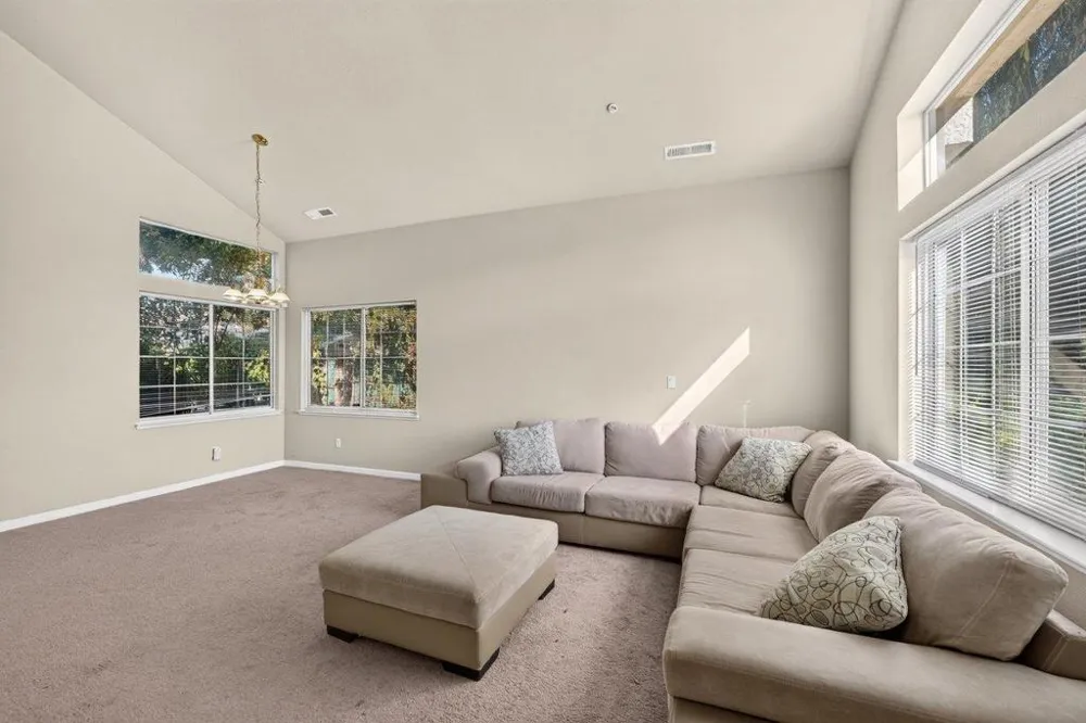 1185 Raven Court Salinas, CA 93905
