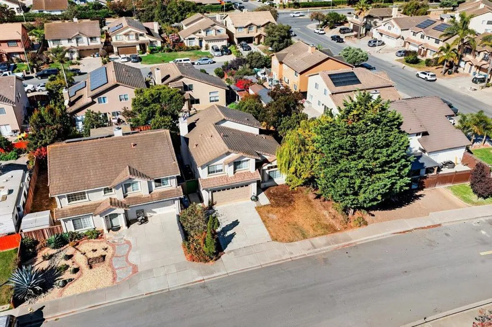 1185 Raven Court Salinas, CA 93905