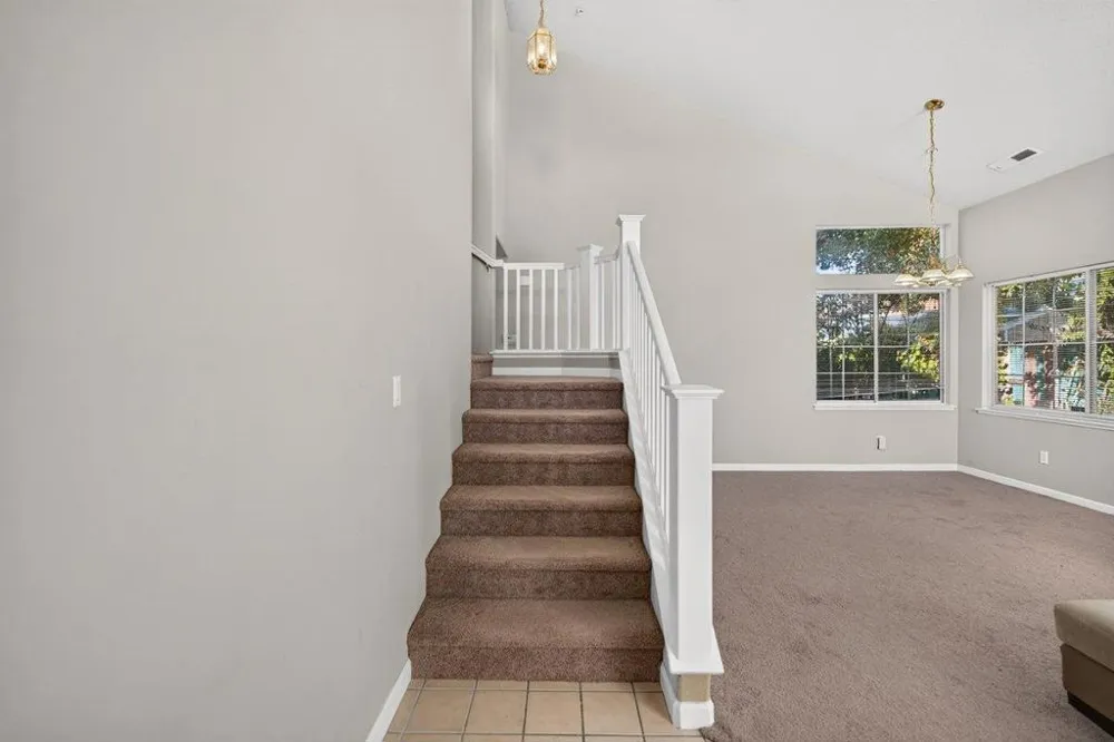 1185 Raven Court Salinas, CA 93905