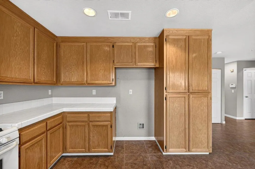 1185 Raven Court Salinas, CA 93905