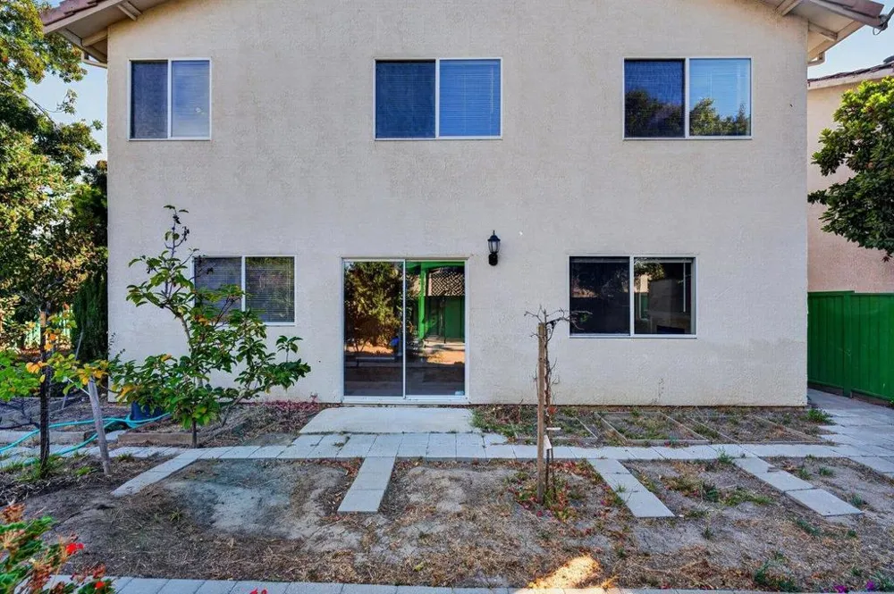 1185 Raven Court Salinas, CA 93905