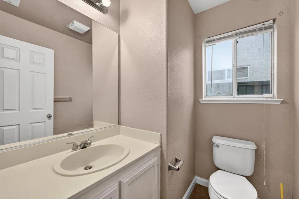 1185 Raven Court Salinas, CA 93905