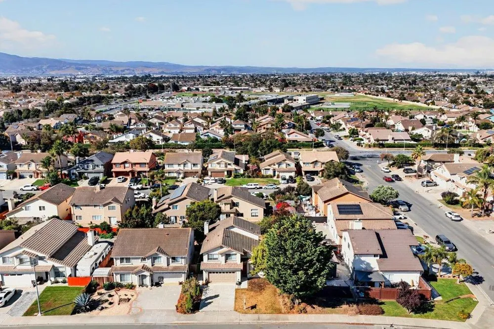 1185 Raven Court Salinas, CA 93905