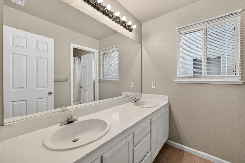 1185 Raven Court Salinas, CA 93905