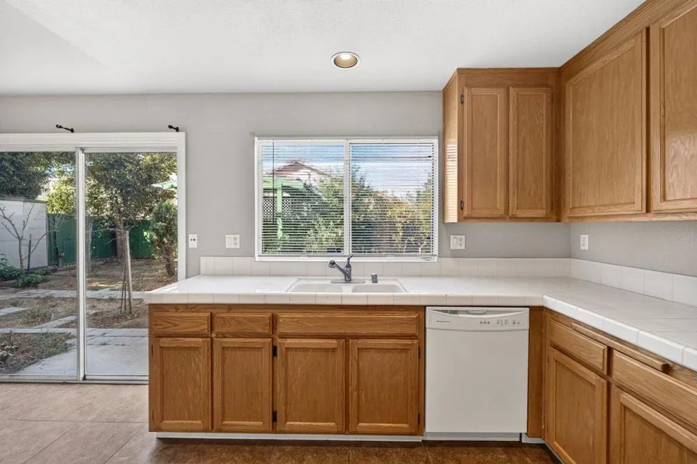 1185 Raven Court Salinas, CA 93905