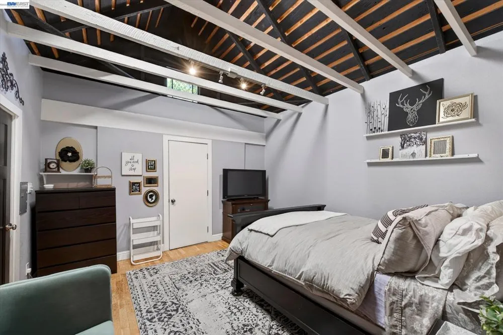 4687 Second Street Pleasanton, CA 94566
