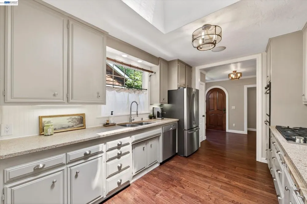 4687 Second Street Pleasanton, CA 94566