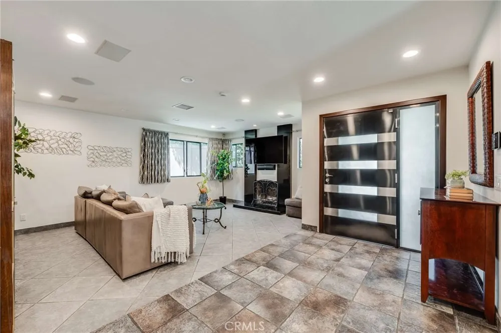 157 Madeline Drive Monrovia, CA 91016