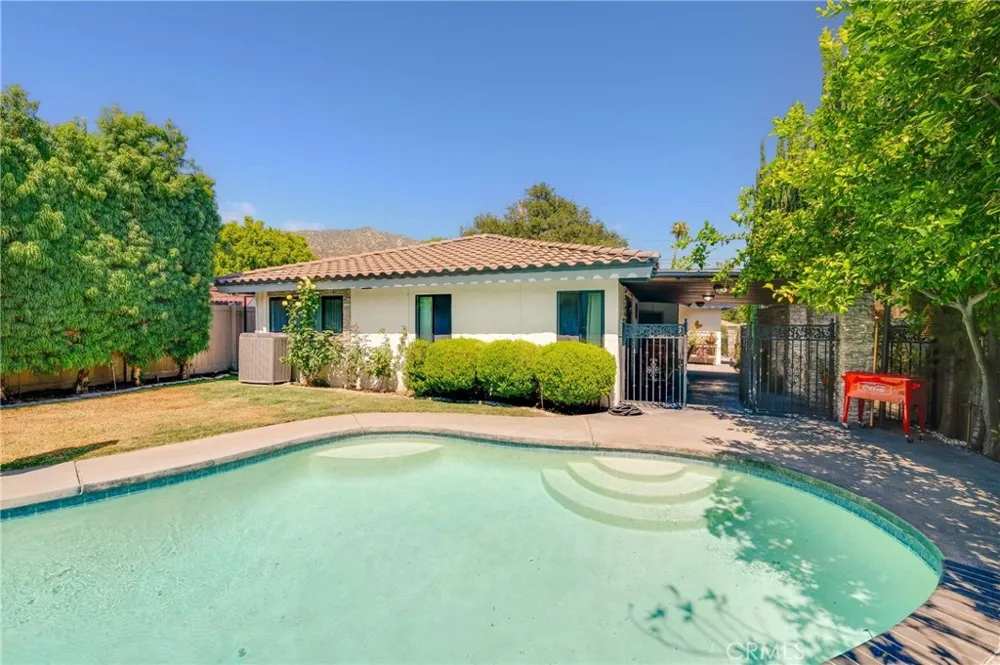 157 Madeline Drive Monrovia, CA 91016