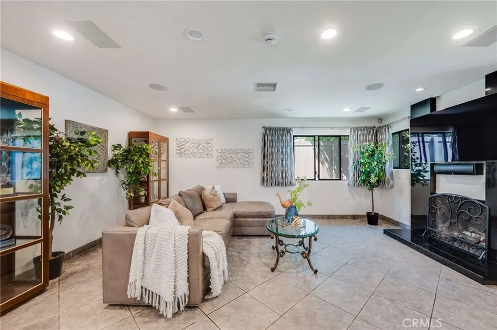 157 Madeline Drive Monrovia, CA 91016