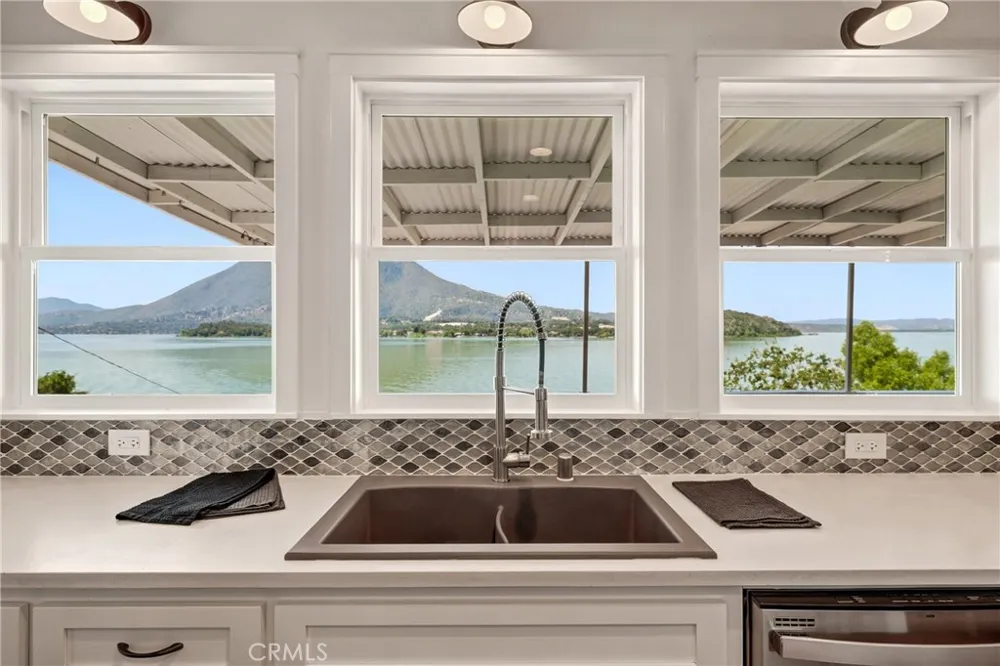9175 Glenhaven Glenhaven, CA 95443