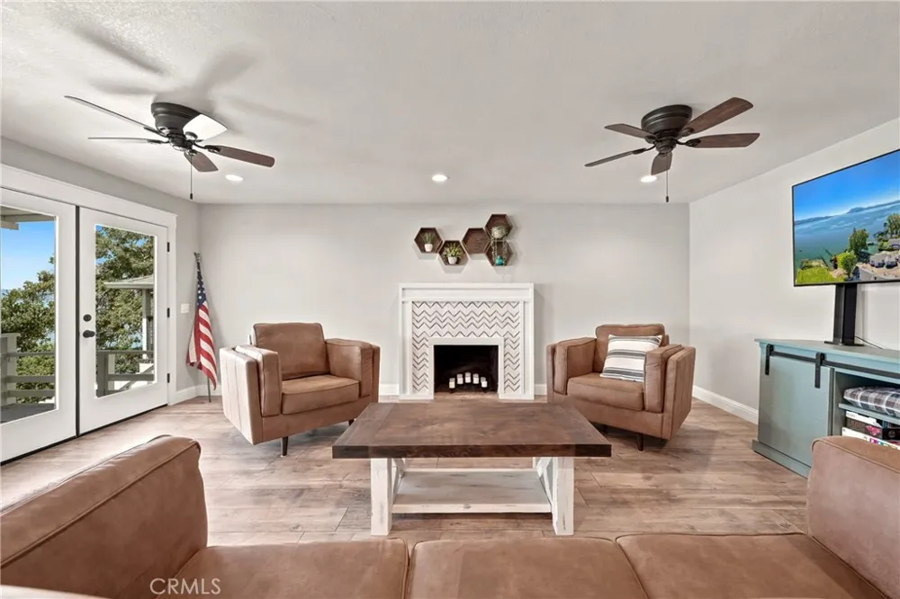 9175 Glenhaven Glenhaven, CA 95443
