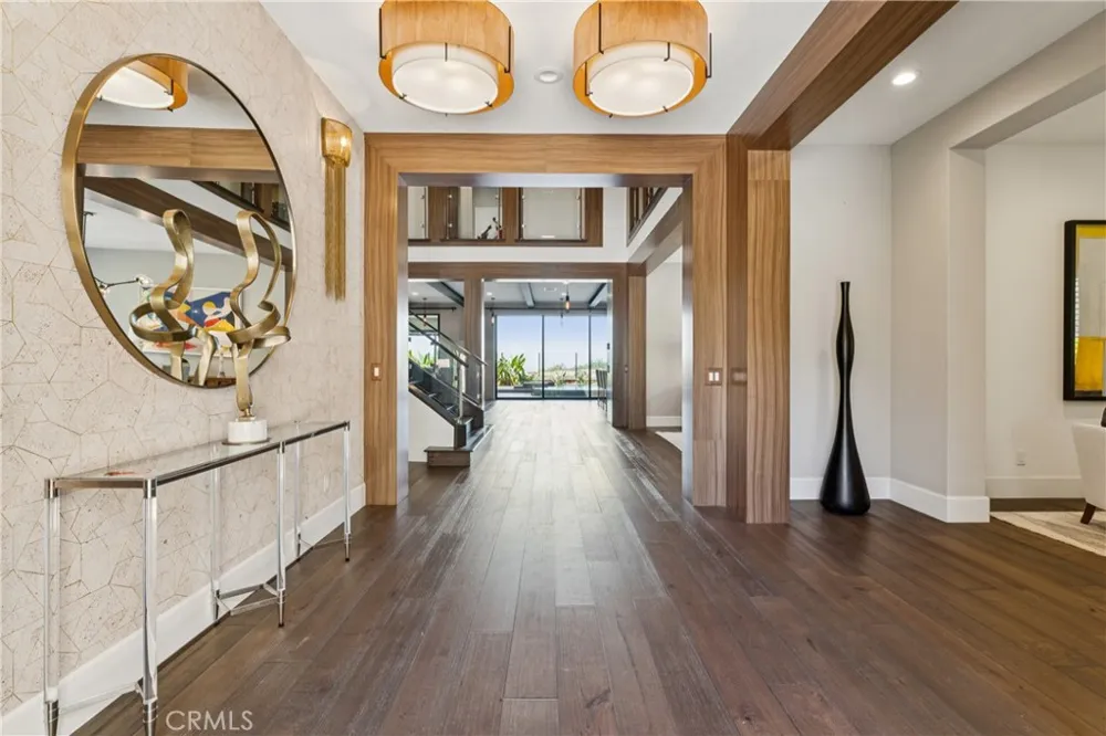 127 Lanzon Irvine, CA 92602