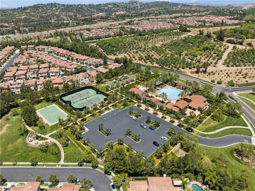 127 Lanzon Irvine, CA 92602
