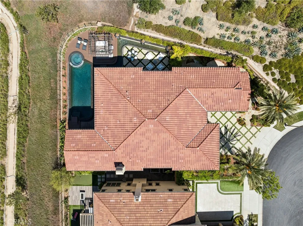 127 Lanzon Irvine, CA 92602