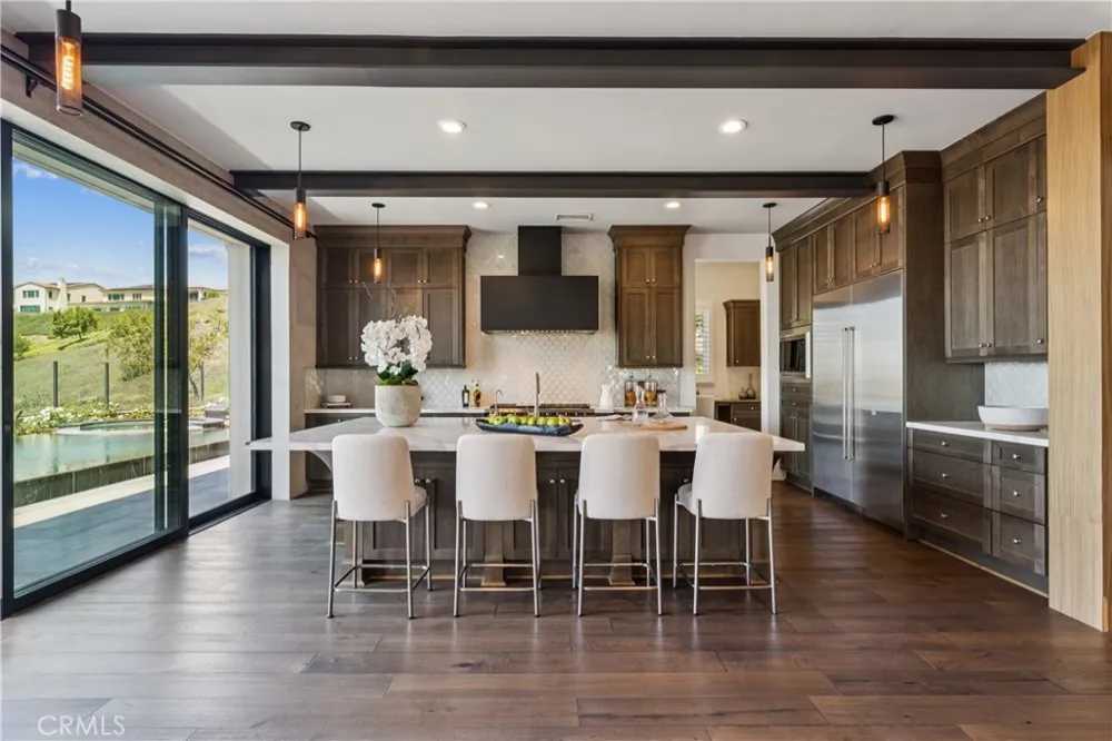 127 Lanzon Irvine, CA 92602