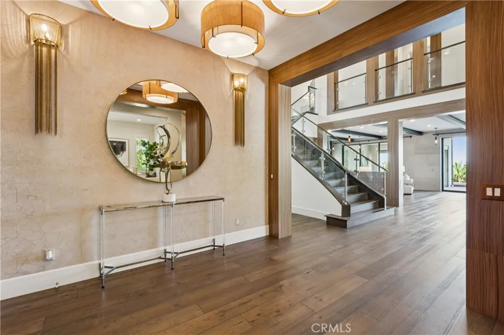 127 Lanzon Irvine, CA 92602