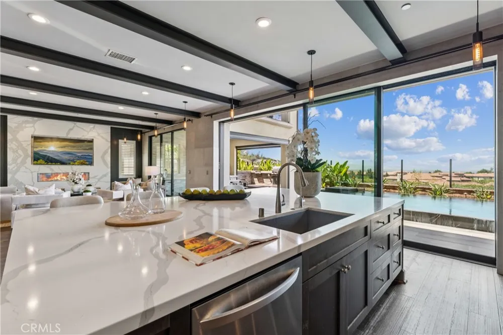 127 Lanzon Irvine, CA 92602