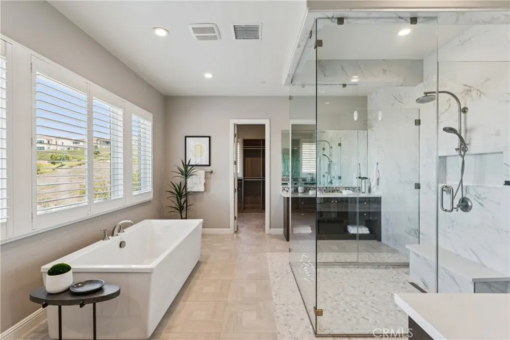 127 Lanzon Irvine, CA 92602
