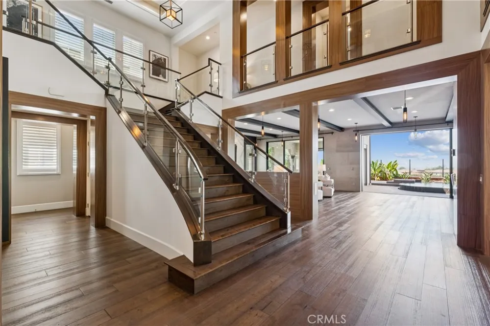 127 Lanzon Irvine, CA 92602