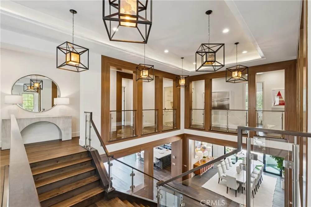 127 Lanzon Irvine, CA 92602