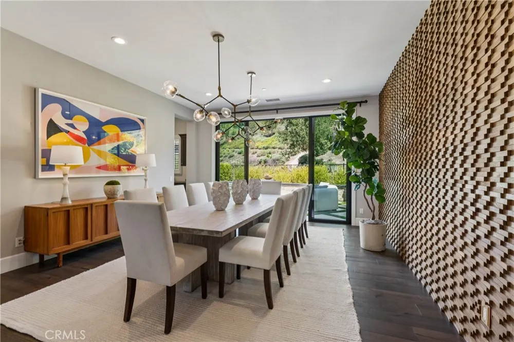 127 Lanzon Irvine, CA 92602