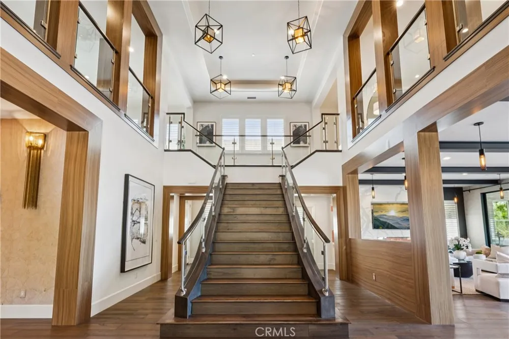 127 Lanzon Irvine, CA 92602