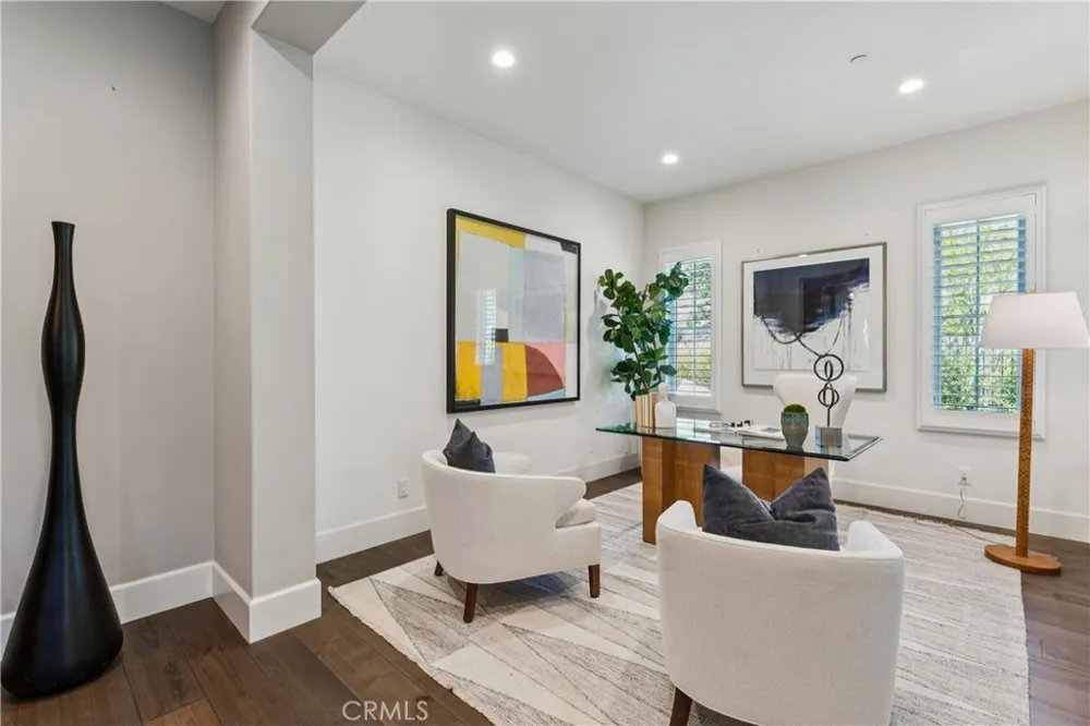 127 Lanzon Irvine, CA 92602